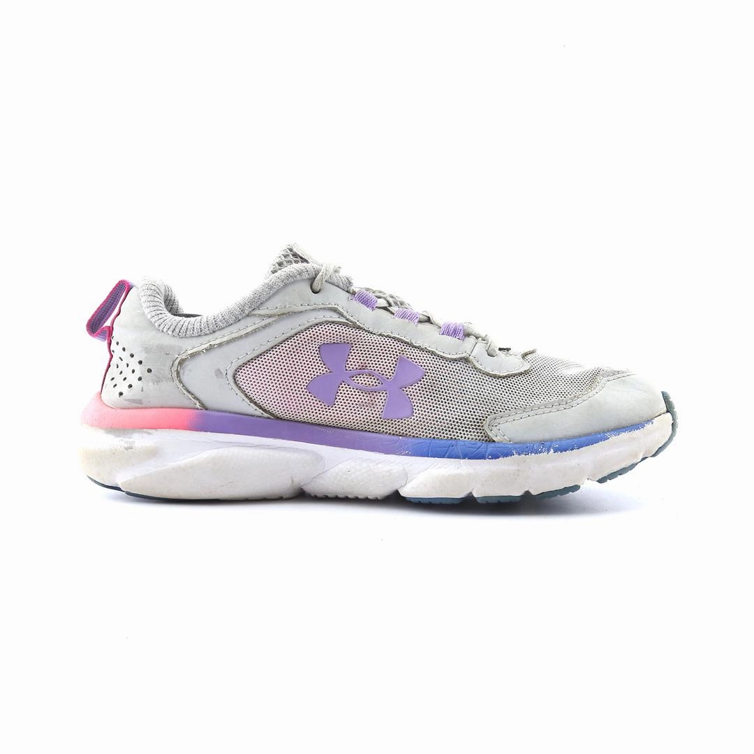 UNDER ARMOUR ASSERT 9 Under Armour trainer close-ups