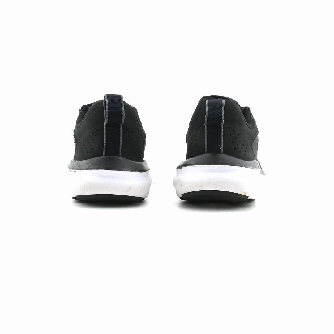UNDER ARMOUR ASSERT 9 Under Armour trainer close-ups
