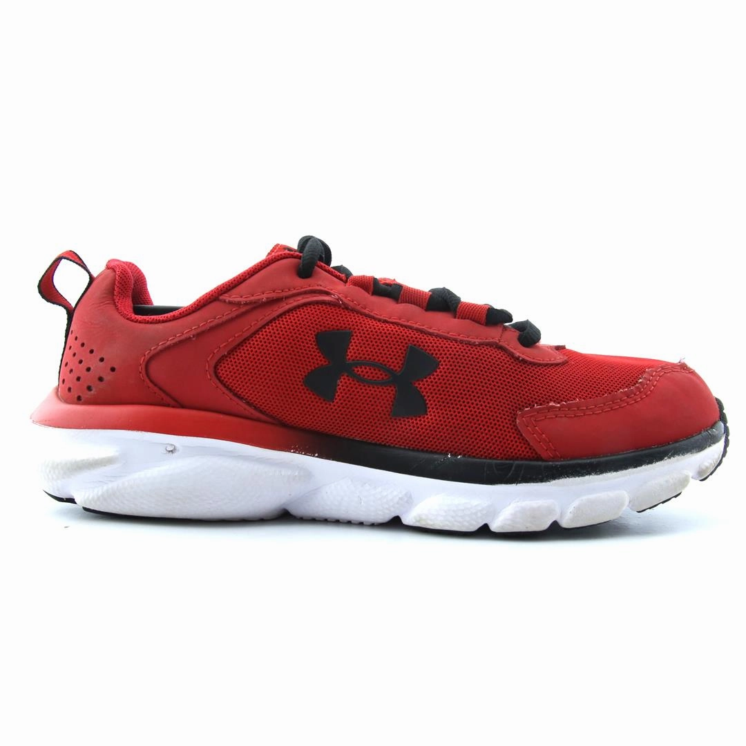 UNDER ARMOUR ASSERT 9 Under Armour trainer close-ups