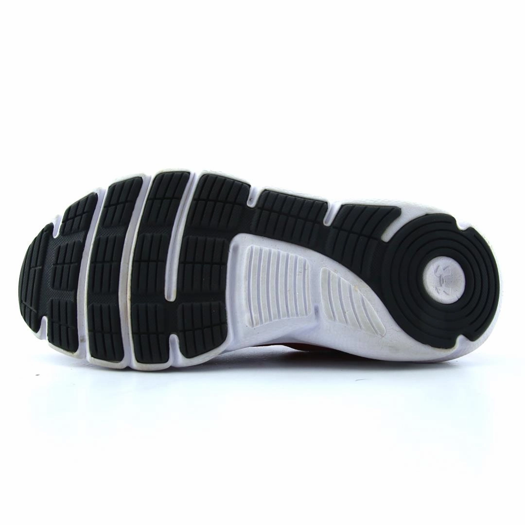 UNDER ARMOUR ASSERT 9 Under Armour trainer close-ups
