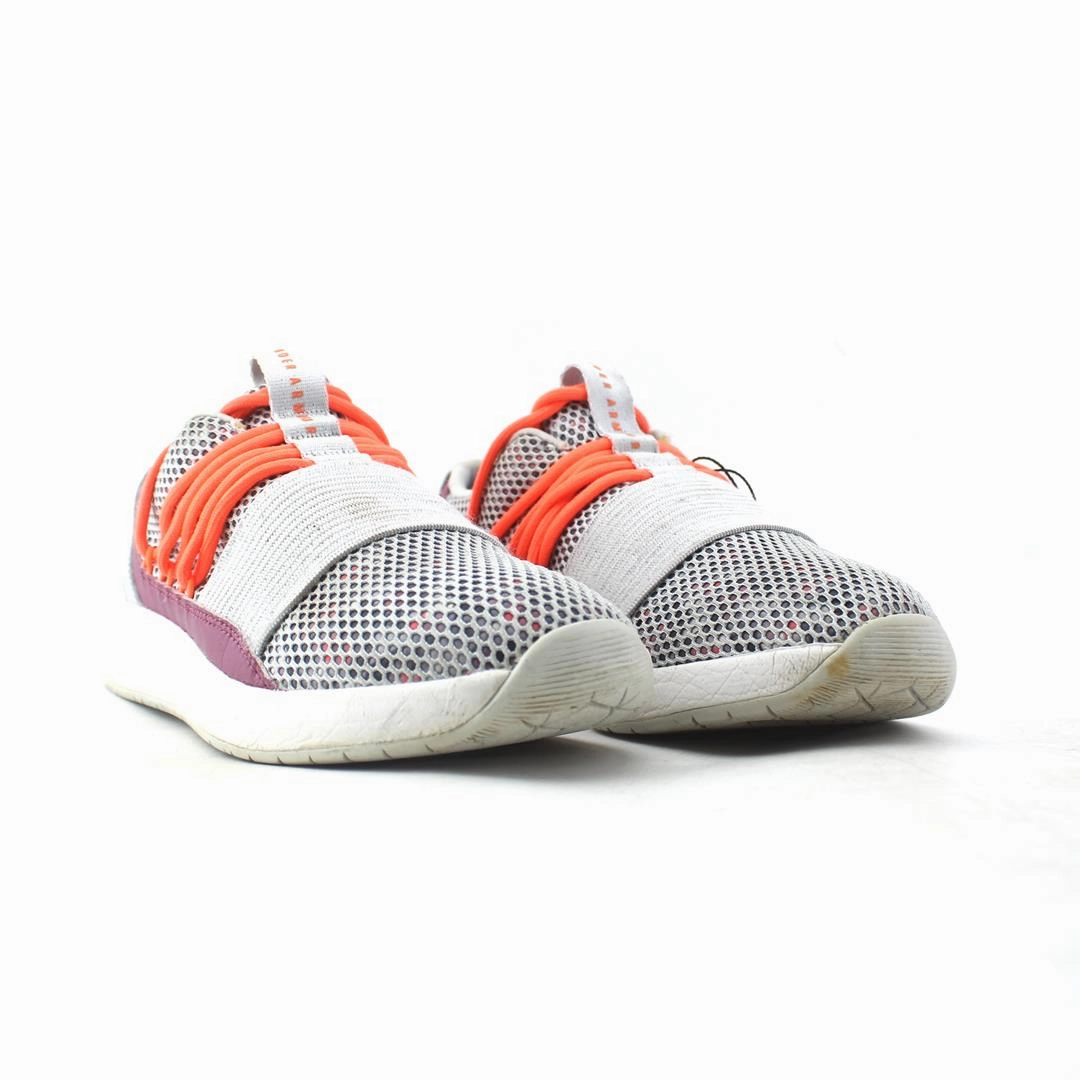 UNDER ARMOUR BREATHE LACE Under Armour trainer close-ups