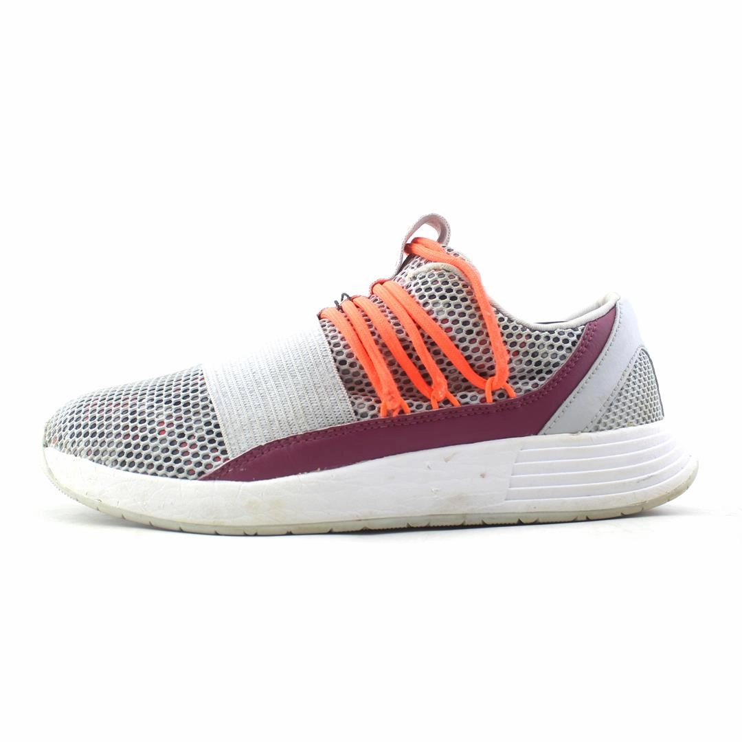 UNDER ARMOUR BREATHE LACE Under Armour supportive training shoes