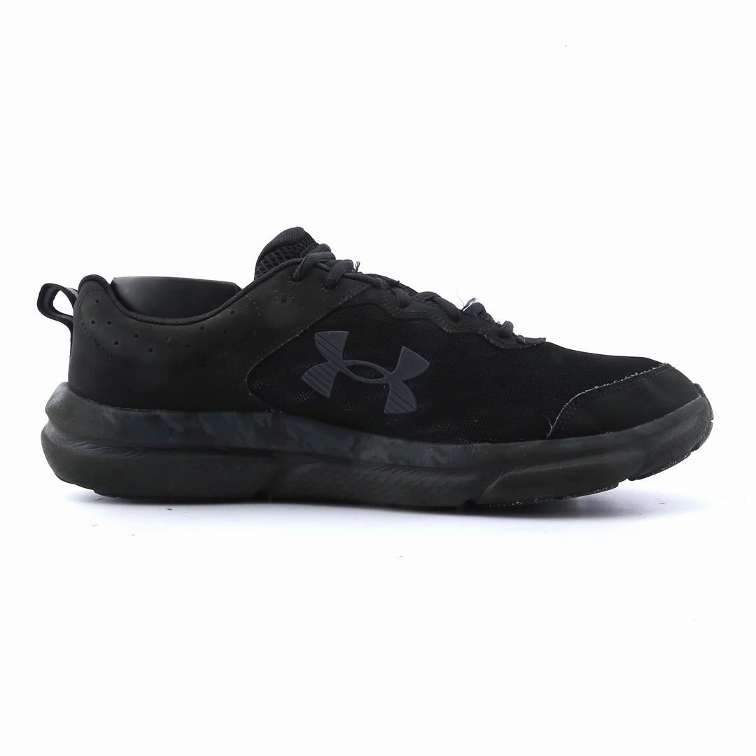 UNDER ARMOUR  CHARGED ASSERT 10 Under Armour trainer close-ups