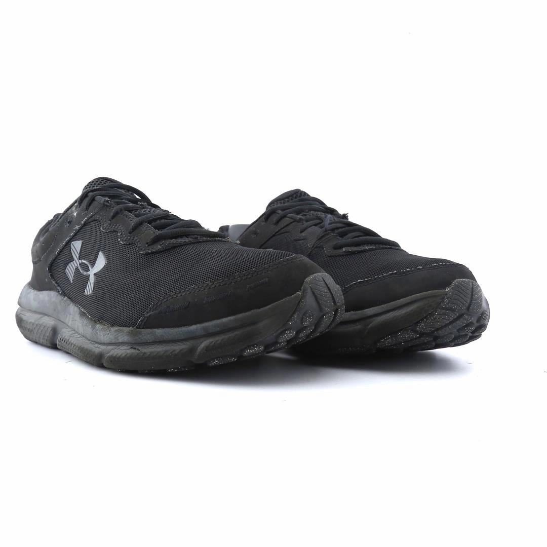 UNDER ARMOUR  CHARGED ASSERT 10 Under Armour trainer close-ups