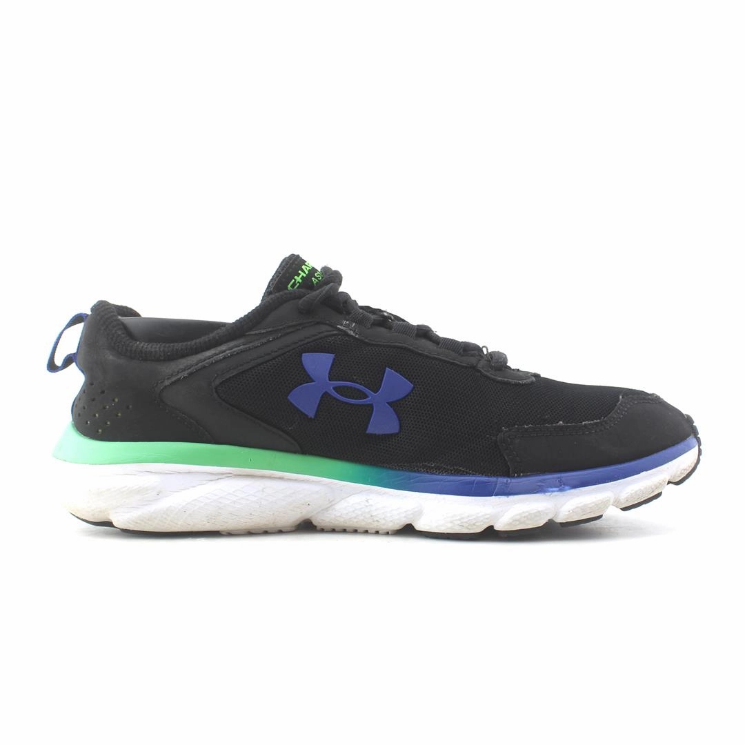 UNDER ARMOUR  CHARGED ASSERT 9 Under Armour trainer close-ups