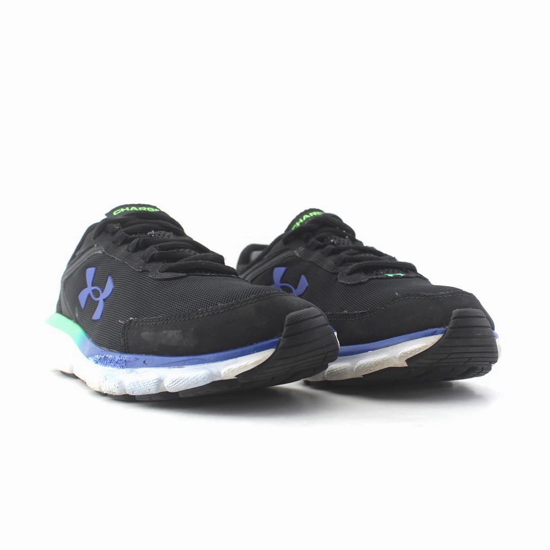 UNDER ARMOUR  CHARGED ASSERT 9 Under Armour trainer close-ups