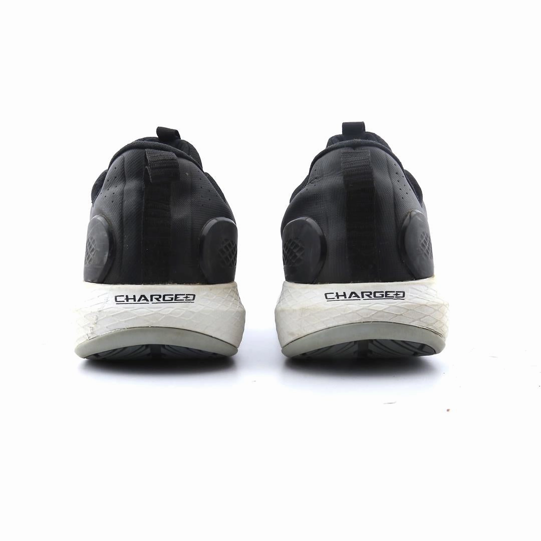 UNDER ARMOUR CHARGED COMMIT 3 Under Armour trainer close-ups
