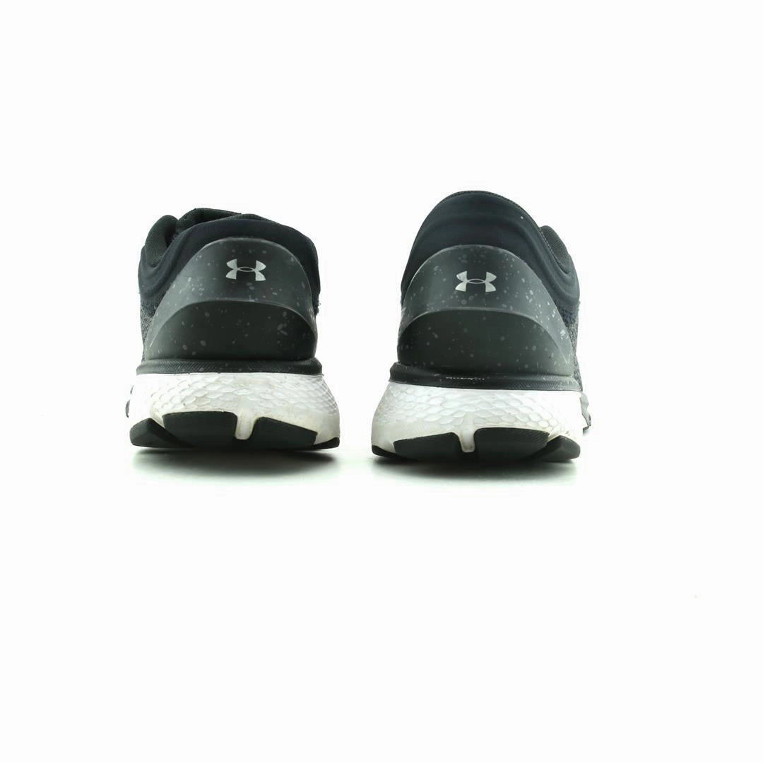 UNDER ARMOUR  CHARGED ESCAPE 3 Under Armour trainer close-ups