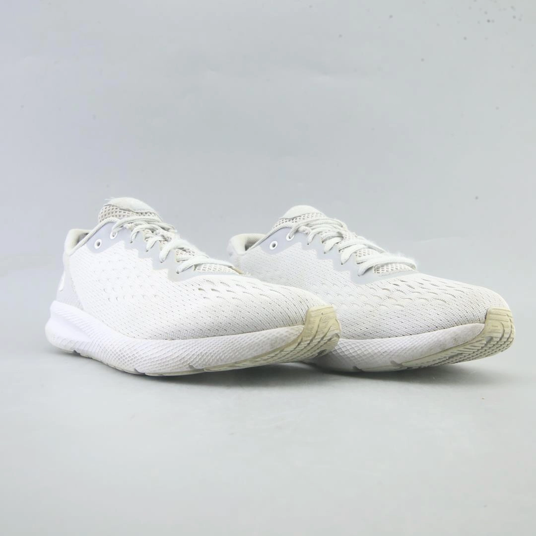 UNDER ARMOUR CHARGED PURSUIT 2 SE Under Armour trainer close-ups