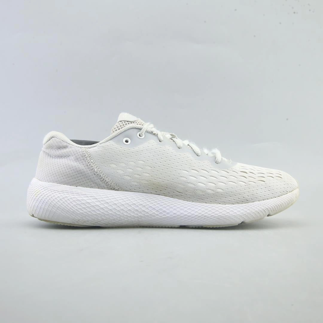 UNDER ARMOUR CHARGED PURSUIT 2 SE Under Armour trainer close-ups