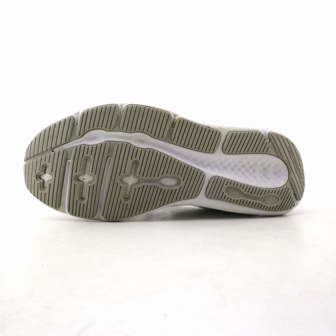 UNDER ARMOUR CHARGED PURSUIT 3 Under Armour trainer close-ups