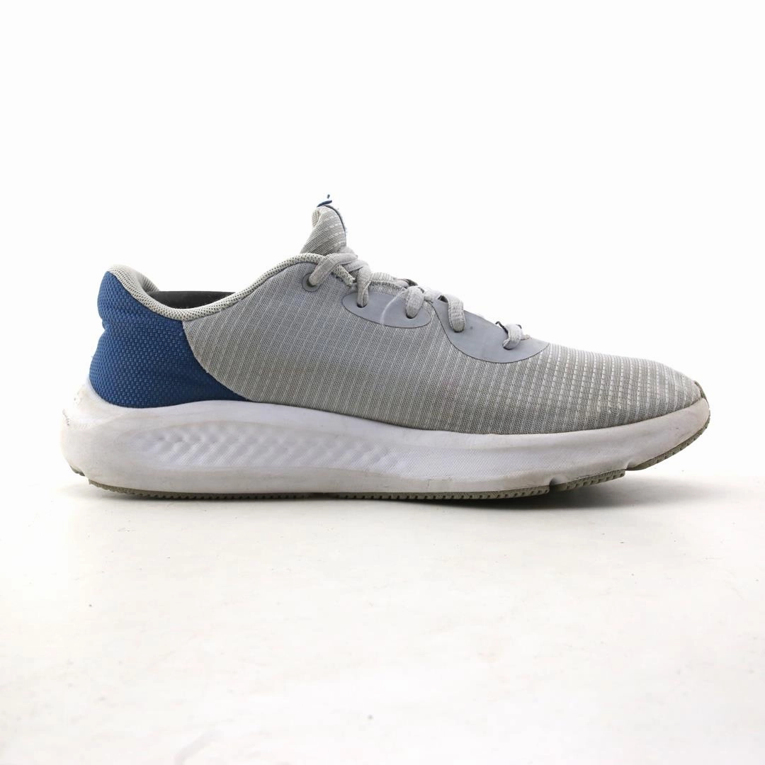 UNDER ARMOUR CHARGED PURSUIT 3 Under Armour trainer close-ups