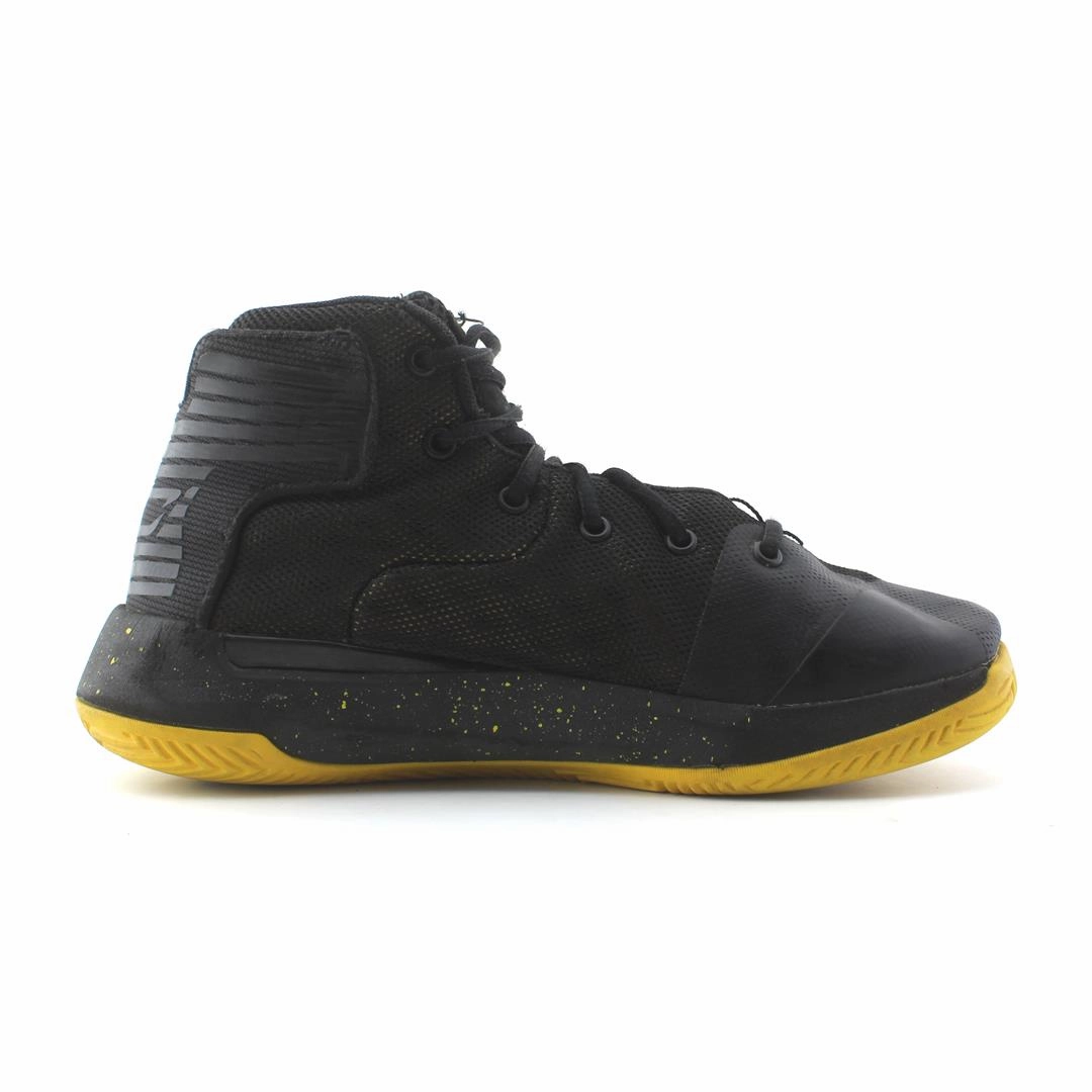 UNDER ARMOUR  CURRY 3ZERO Under Armour trainer close-ups