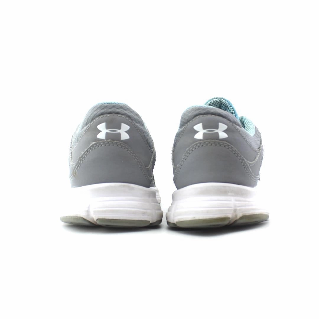UNDER ARMOUR DASH RN Under Armour trainer close-ups