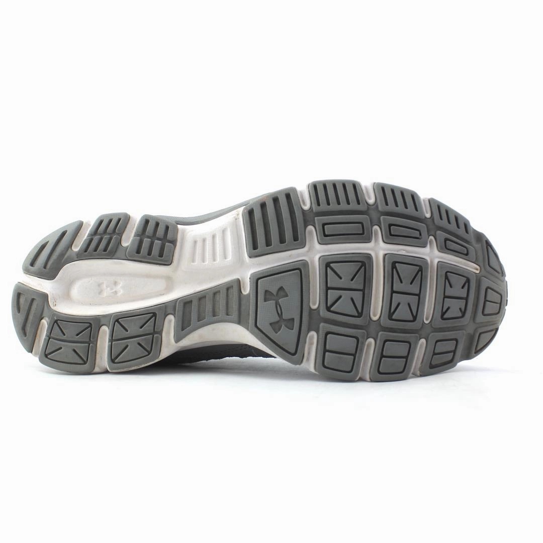 UNDER ARMOUR DASH RN Under Armour trainer close-ups