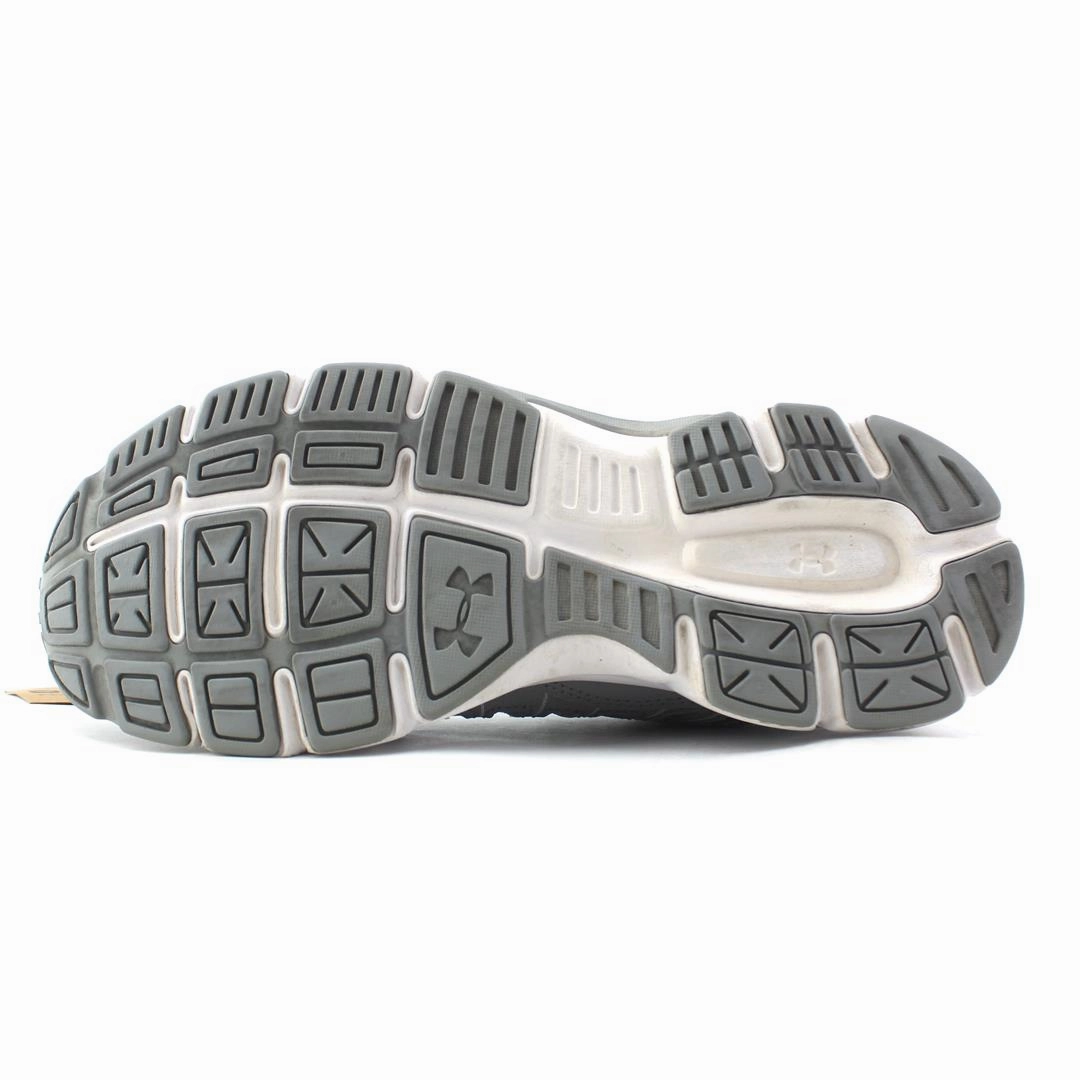 UNDER ARMOUR DASH RN Under Armour trainer close-ups