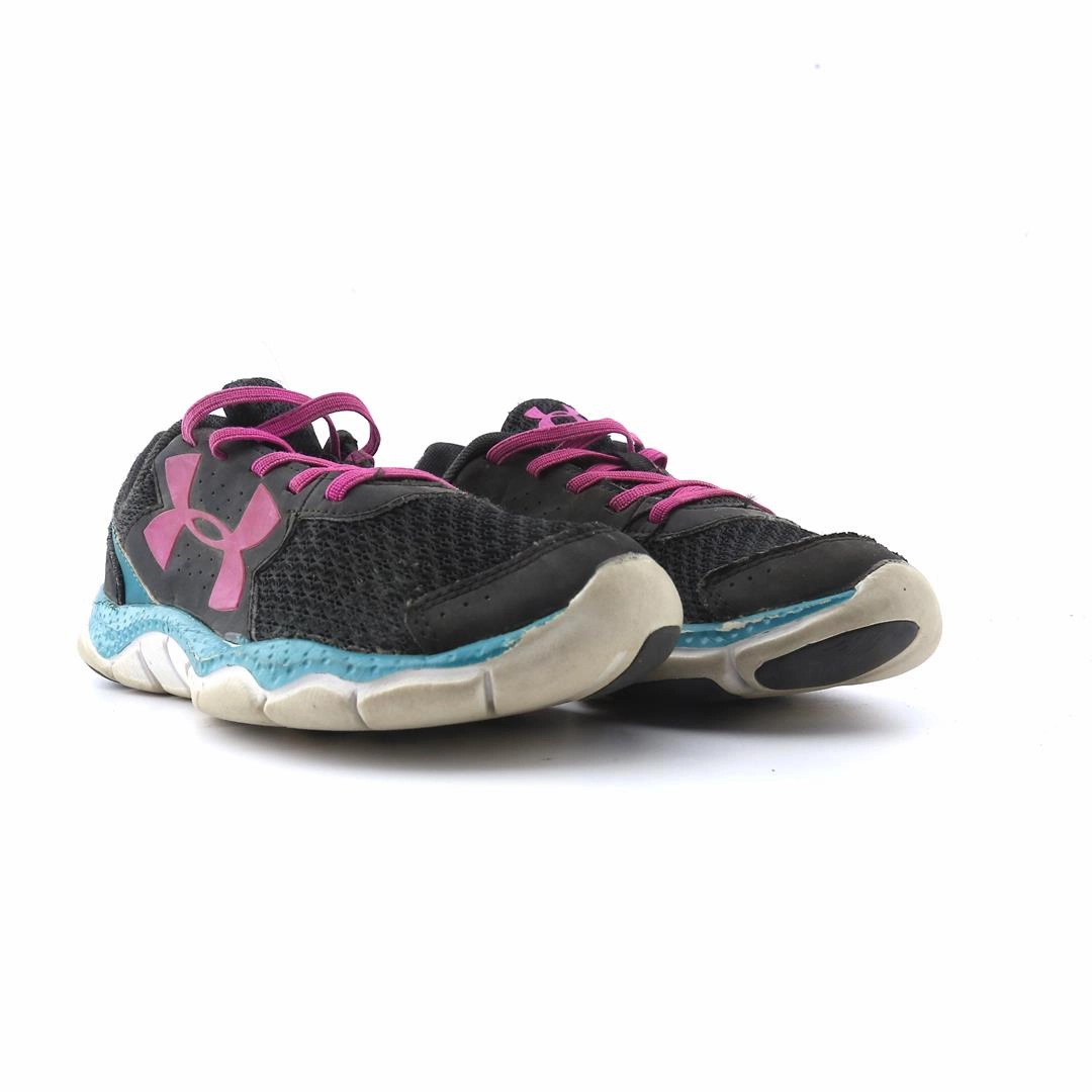 UNDER ARMOUR ENGAGE BL 3 Under Armour trainer close-ups