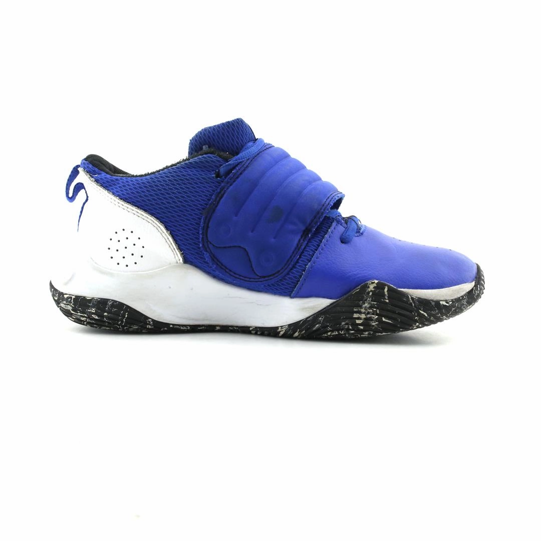 UNDER ARMOUR GRADE SCHOOL UA ZONE BB Under Armour trainer close-ups