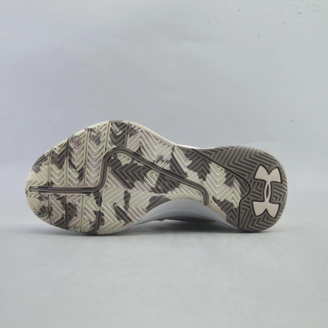 UNDER ARMOUR GS JET 2019 Under Armour trainer close-ups