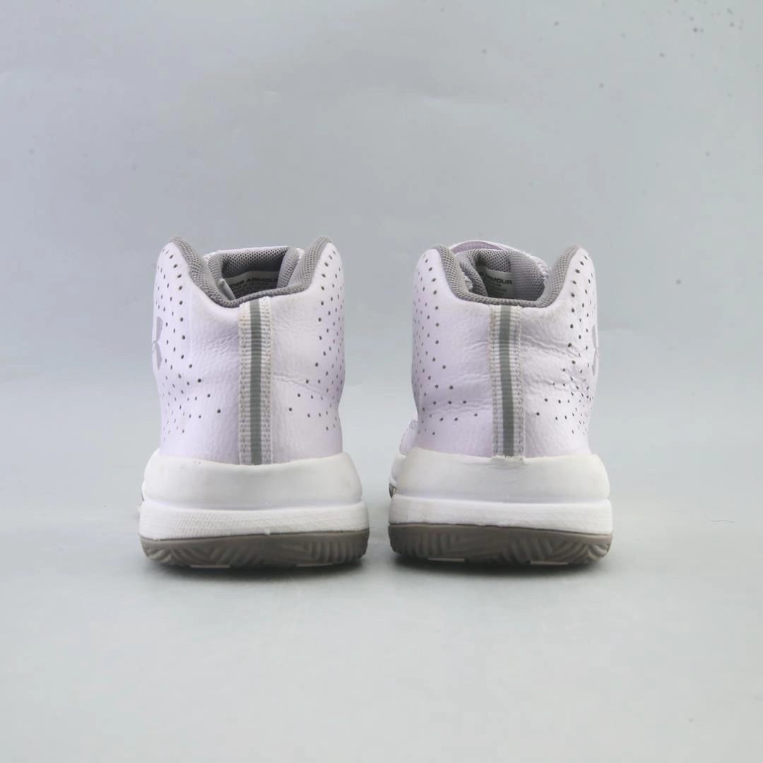 UNDER ARMOUR GS JET 2019 Under Armour trainer close-ups