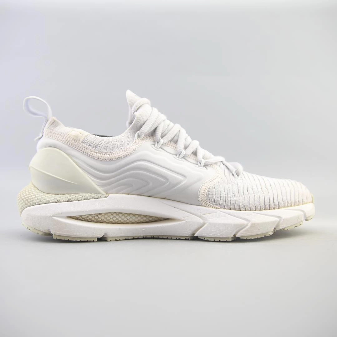 UNDER ARMOUR HOVR PHANTOM 2 INKNT Under Armour trainer close-ups