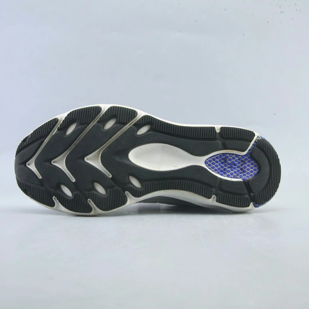 UNDER ARMOUR HOVR REVENANT Under Armour trainer close-ups