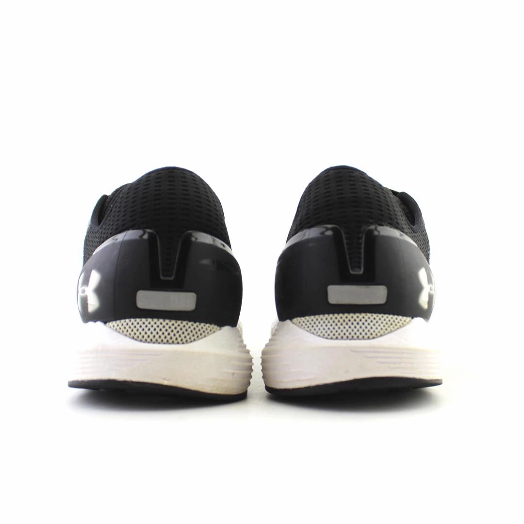 UNDER ARMOUR HOVR SONIC 2 Under Armour trainer close-ups