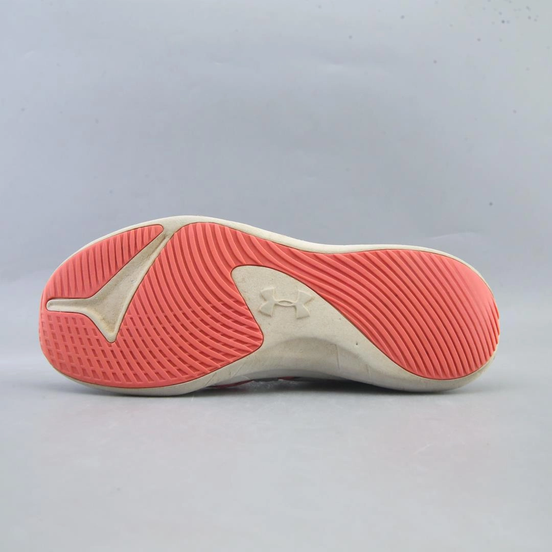 UNDER ARMOUR  INFINITY 3 Under Armour trainer close-ups