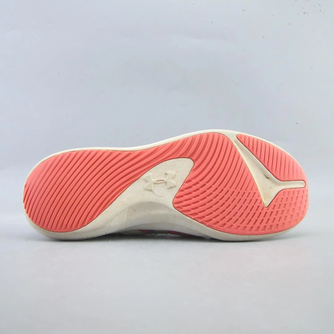 UNDER ARMOUR  INFINITY 3 Under Armour trainer close-ups
