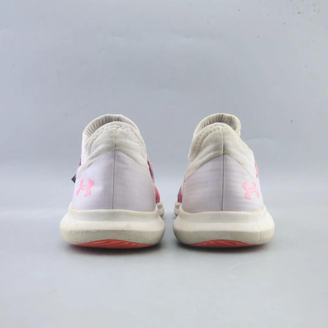 UNDER ARMOUR  INFINITY 3 Under Armour trainer close-ups