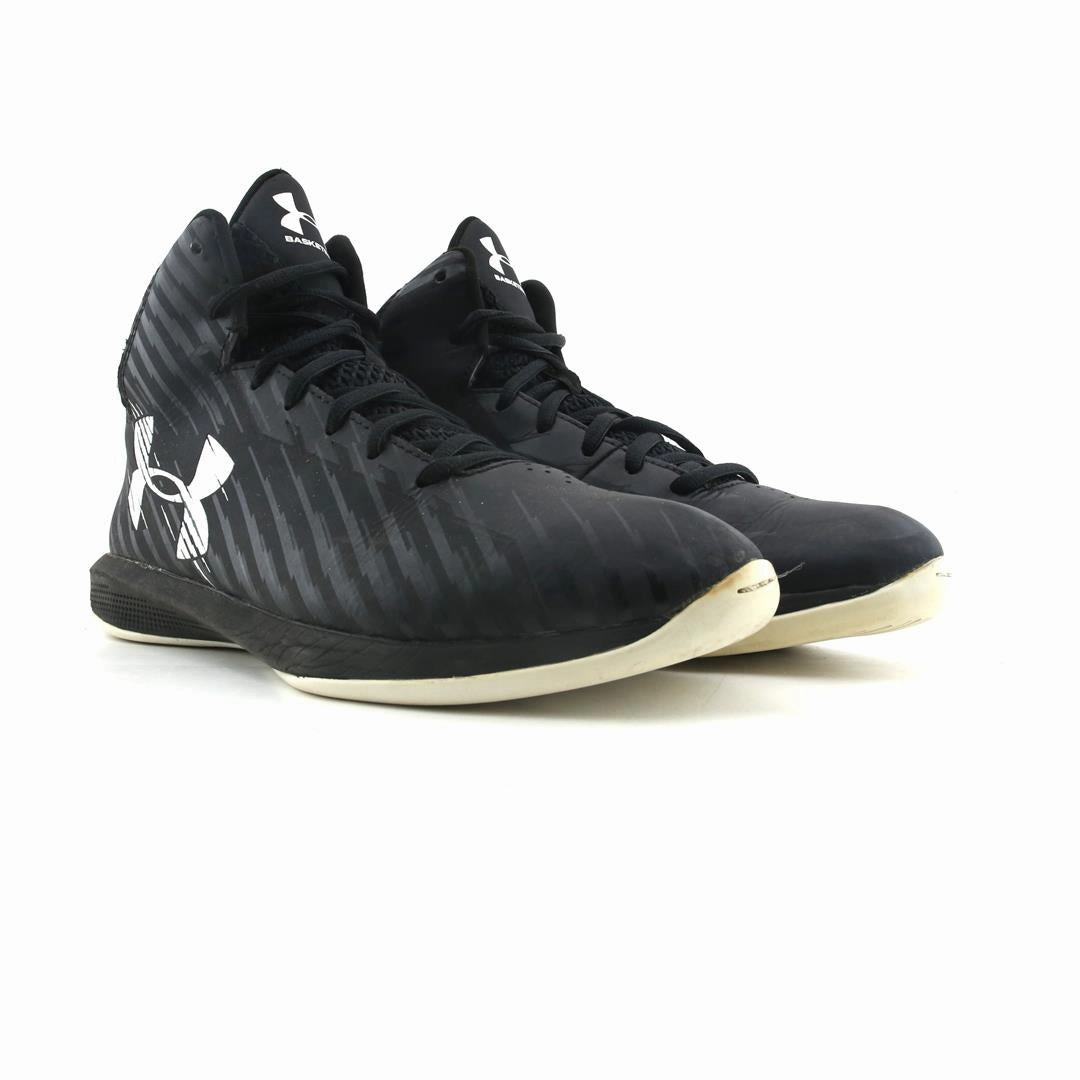 UNDER ARMOUR JET Under Armour trainer close-ups