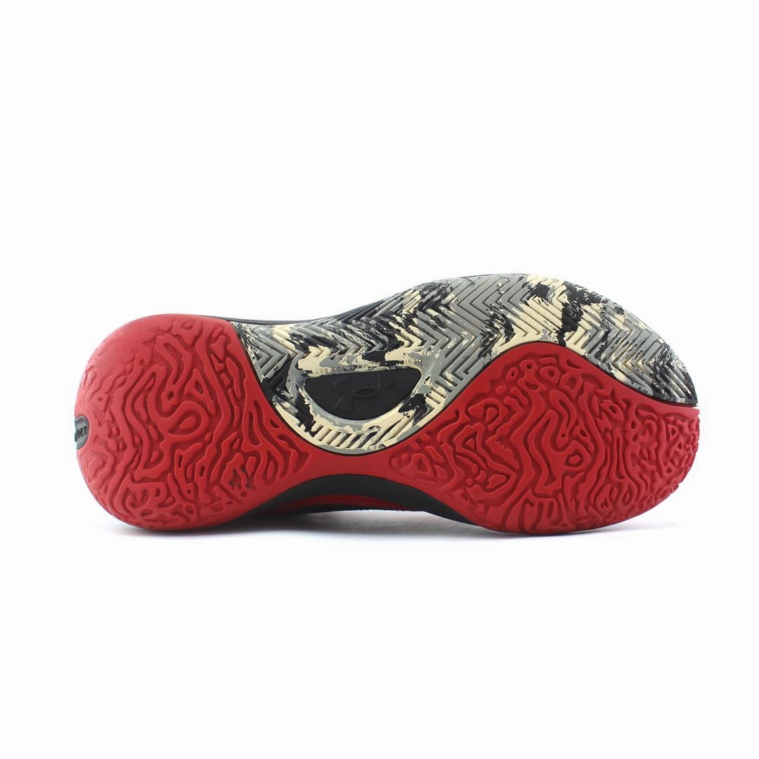 UNDER ARMOUR JUNIOR GS LOCKDOWN 6 Under Armour trainer close-ups