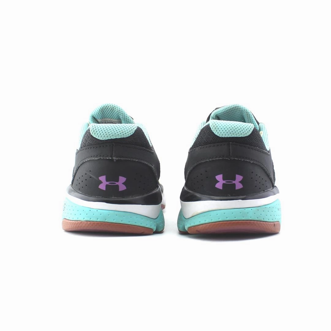 UNDER ARMOUR MICRO G Under Armour trainer close-ups