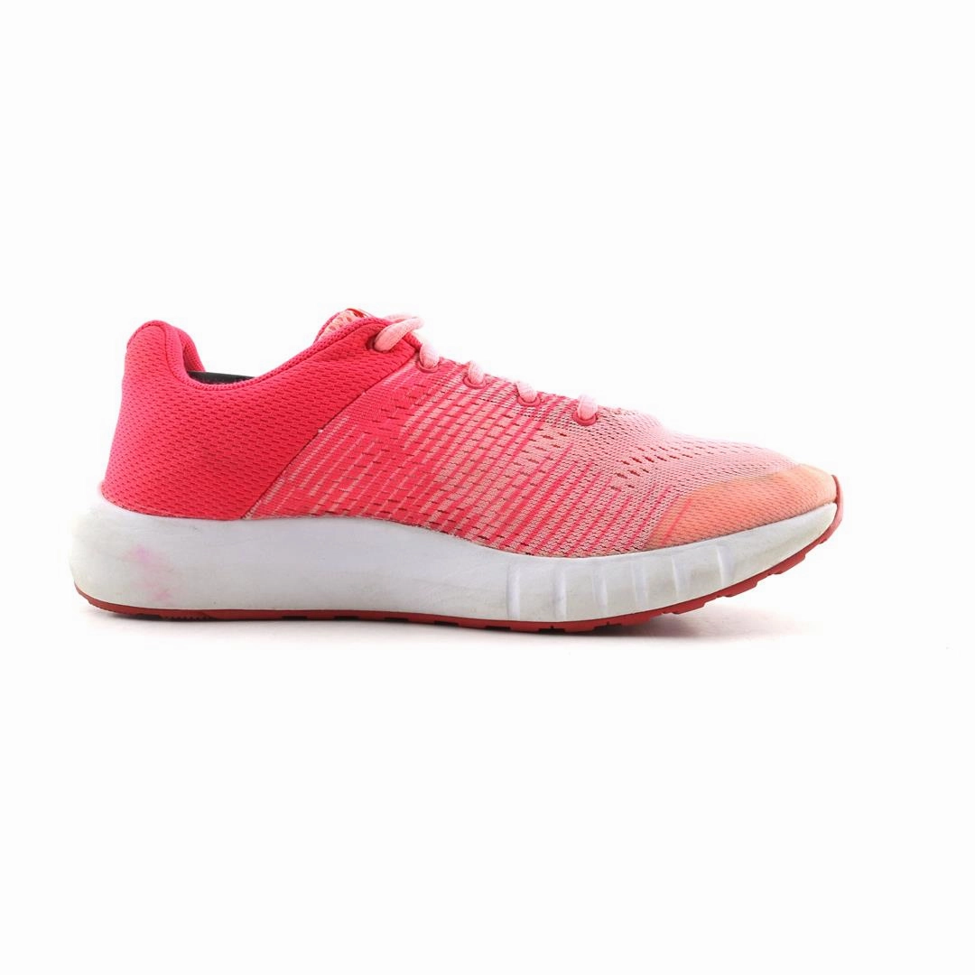 UNDER ARMOUR PURSUIT NG Under Armour trainer close-ups