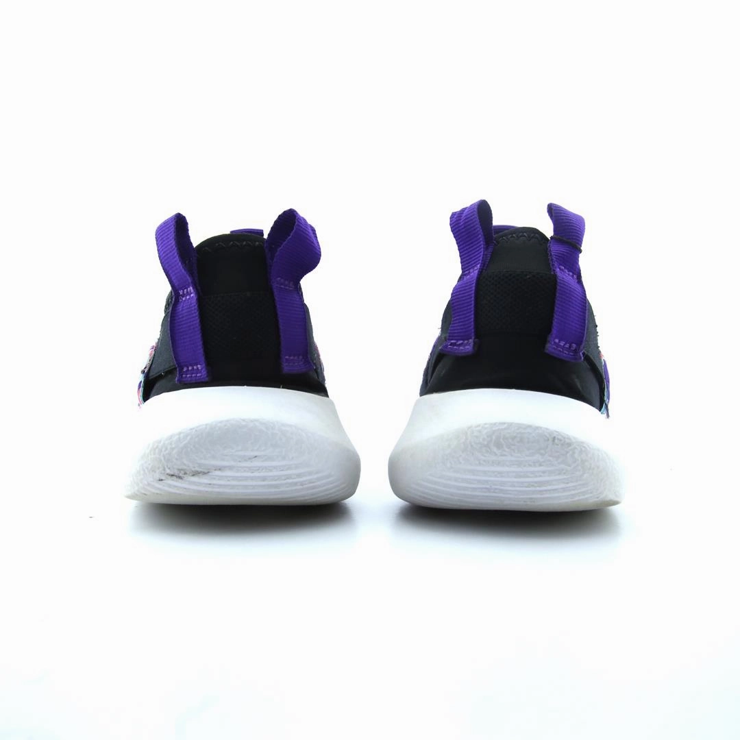 UNDER ARMOUR RUNPLAY CAMO Under Armour trainer close-ups