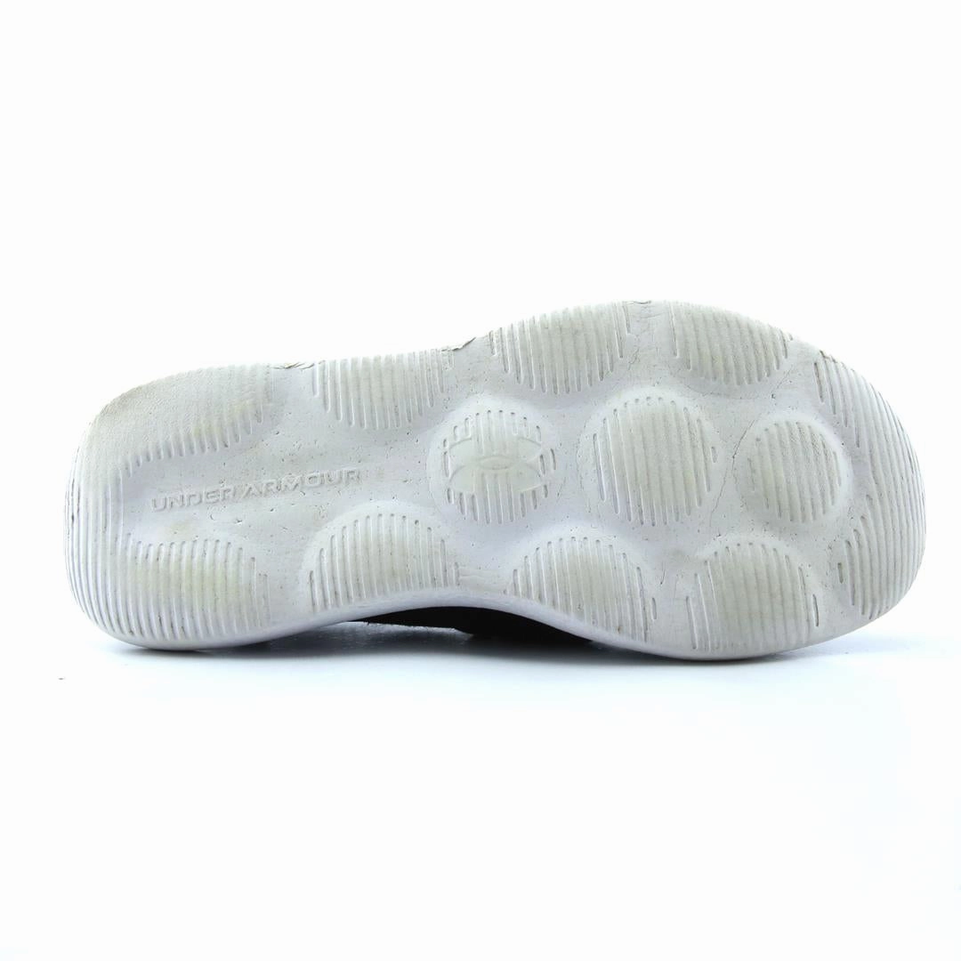 UNDER ARMOUR RUNPLAY CAMO Under Armour trainer close-ups