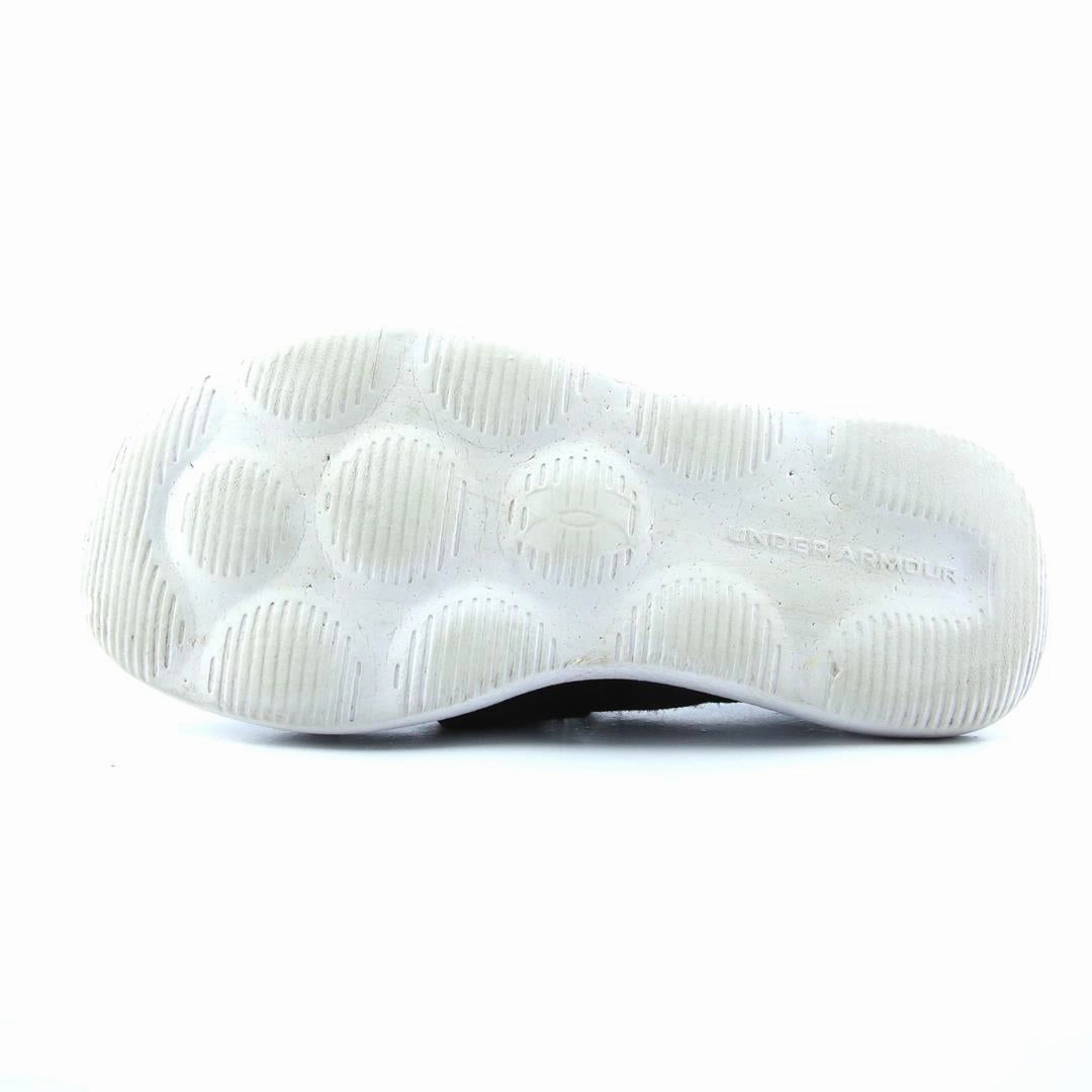 UNDER ARMOUR RUNPLAY CAMO Under Armour trainer close-ups