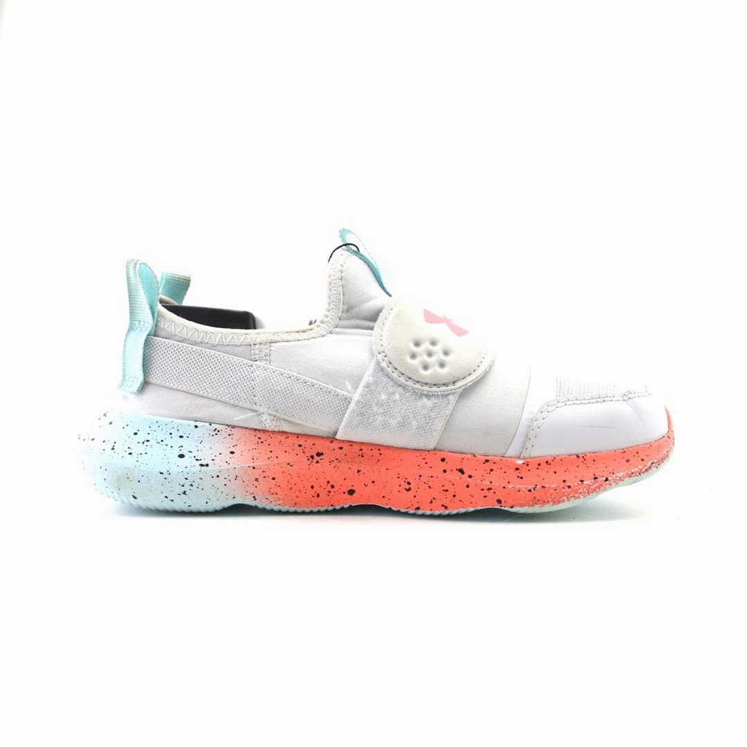 UNDER ARMOUR RUNPLAY FADE Under Armour trainer close-ups