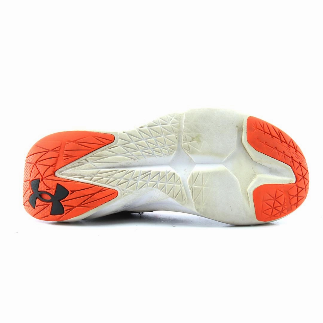 UNDER ARMOUR SCRAMJET 5 Under Armour trainer close-ups