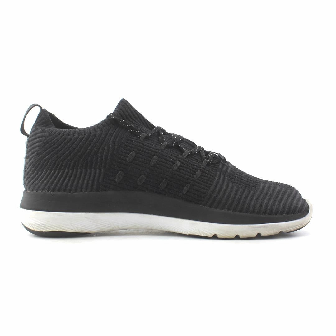 UNDER ARMOUR SLINGFLEX RISE Under Armour trainer close-ups