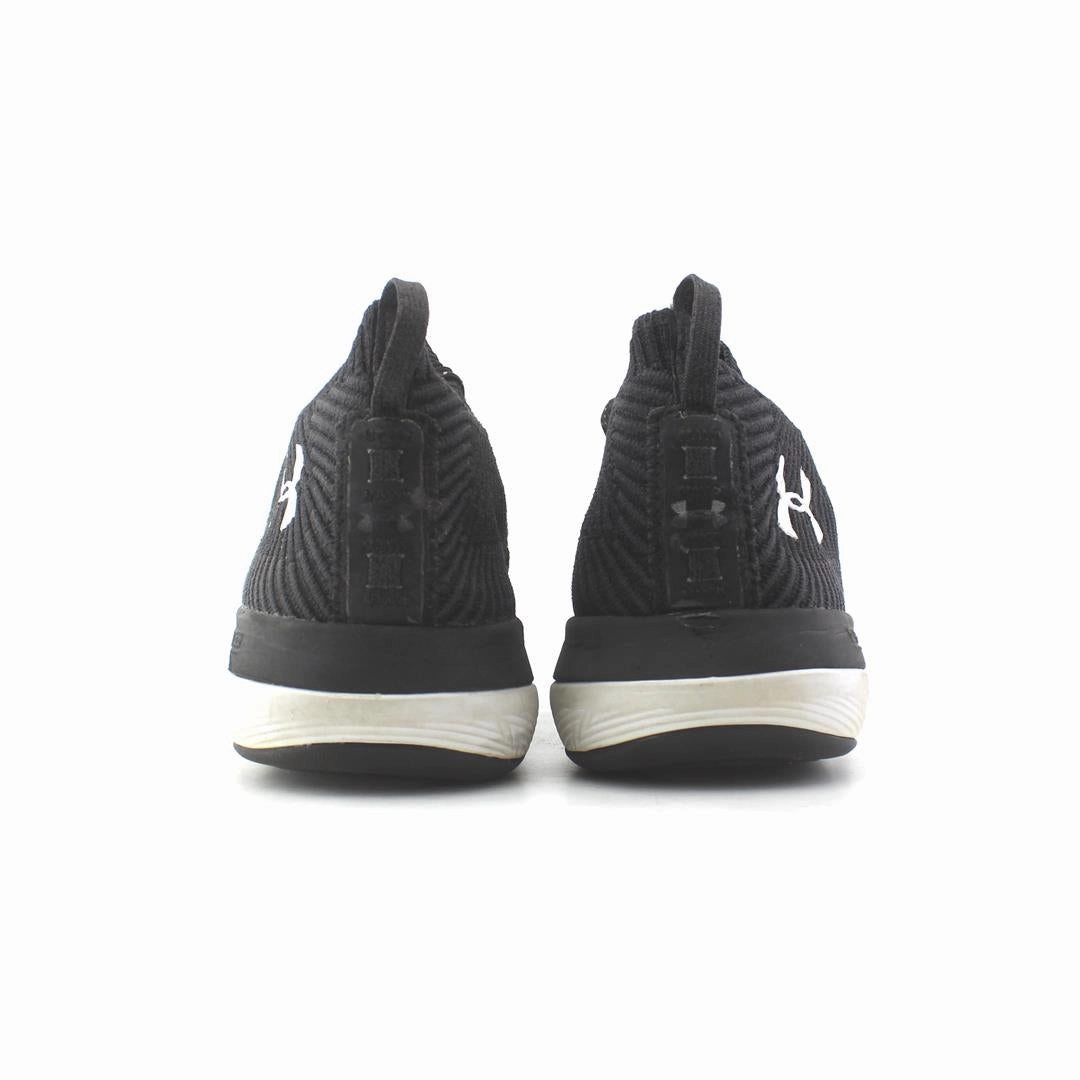 UNDER ARMOUR SLINGFLEX RISE Under Armour trainer close-ups