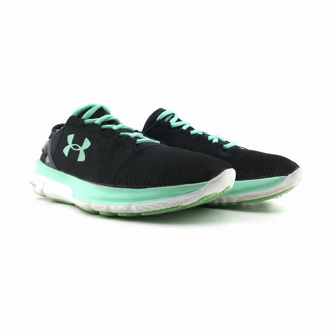 UNDER ARMOUR  SPEEDFORM APOLLO 2 Under Armour trainer close-ups