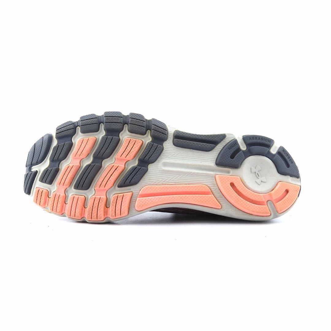 UNDER ARMOUR SPEEDFORM VELOCITI Under Armour trainer close-ups