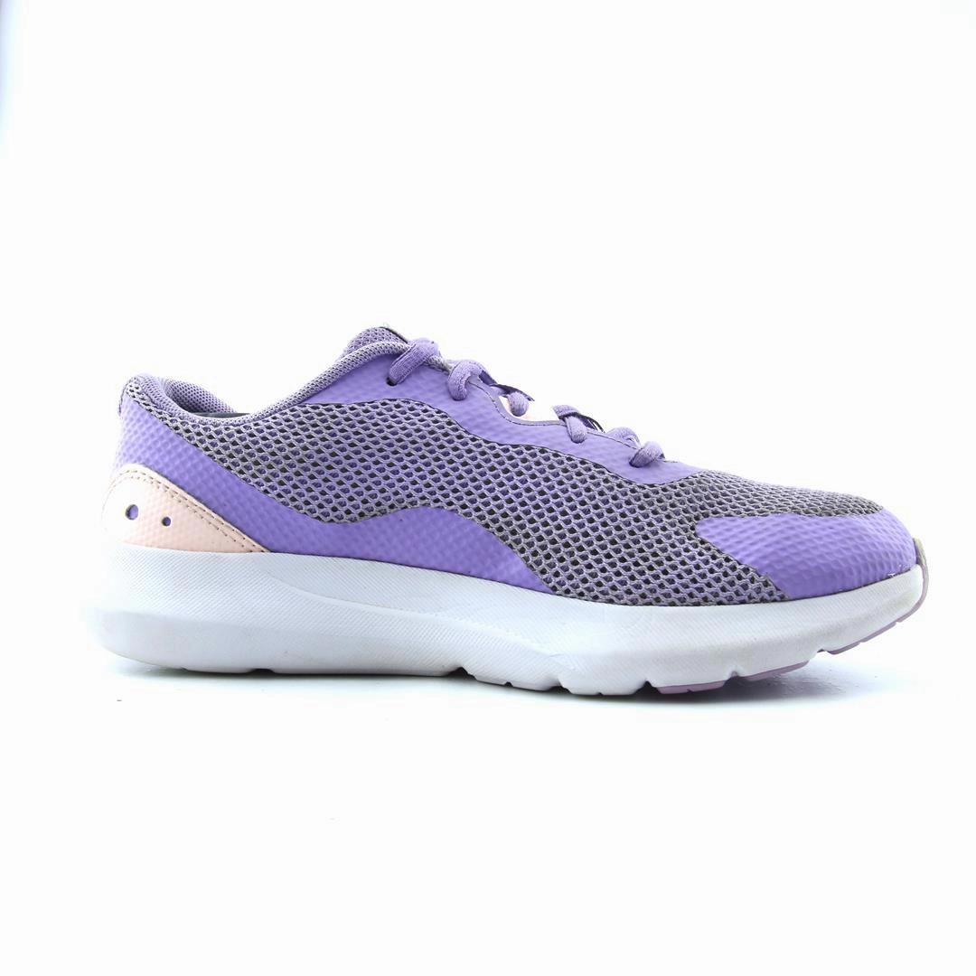 UNDER ARMOUR SURGE 3 Under Armour trainer close-ups