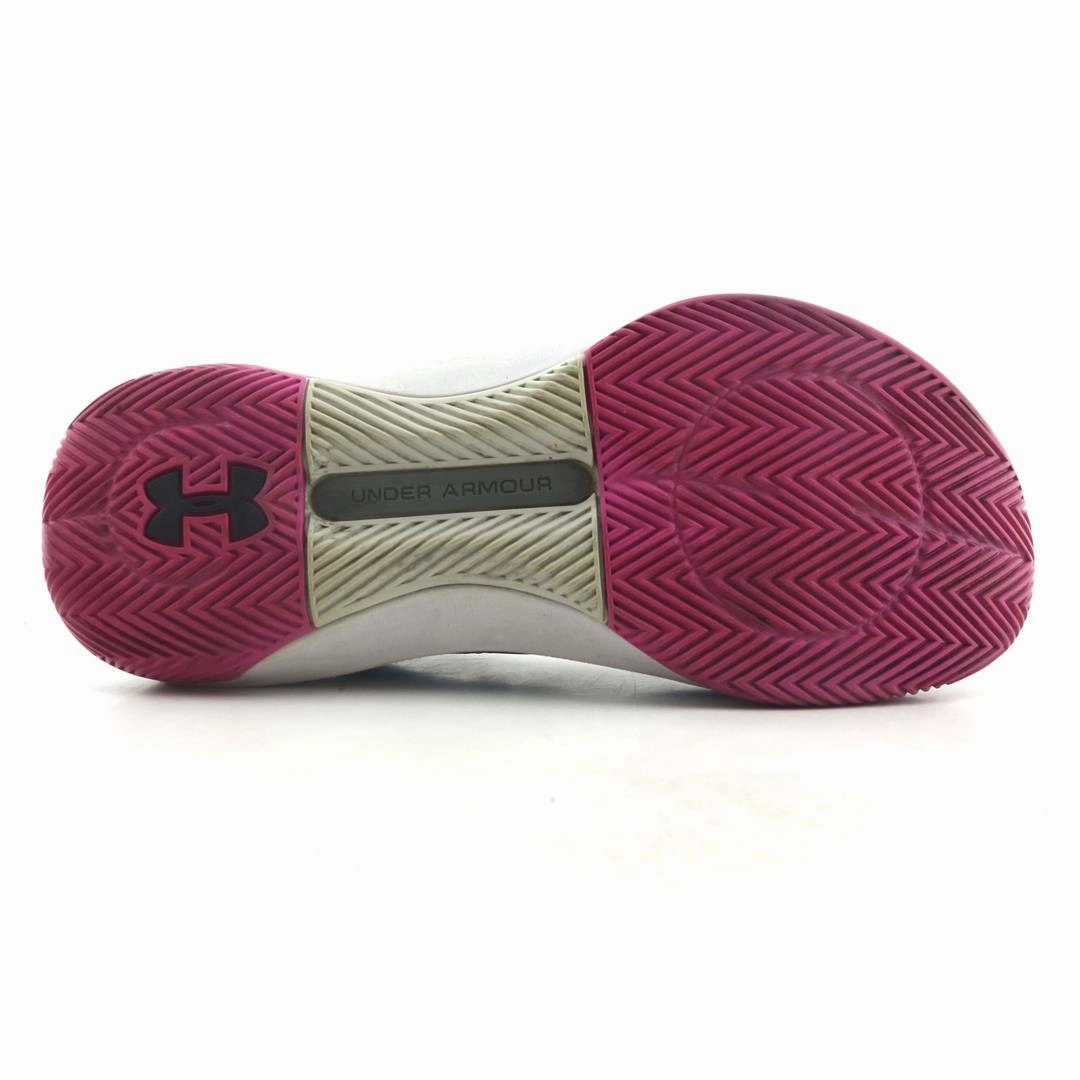 UNDER ARMOUR UA LIGHTNING 5 Under Armour trainer close-ups