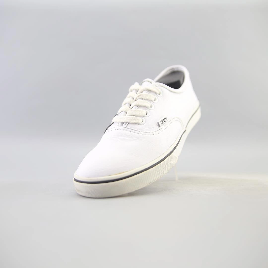 VANS AUTHENTIC Vans casual shoe snapshots