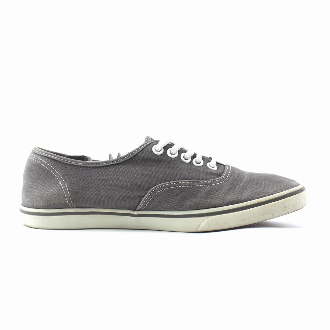 VANS AUTHENTIC Vans casual shoe snapshots