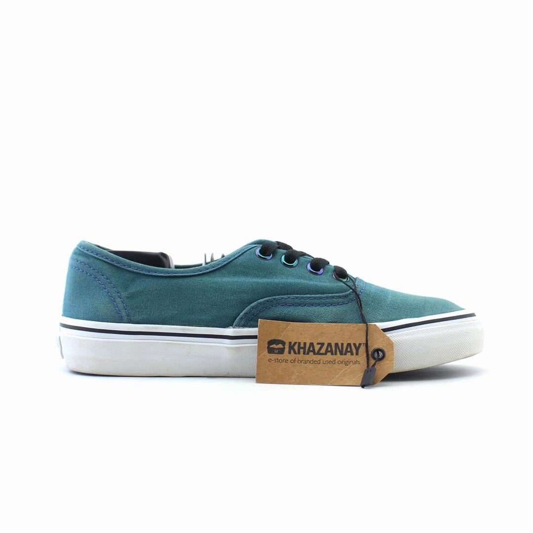 VANS AUTHENTIC Vans casual shoe snapshots
