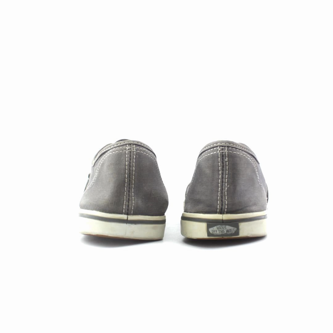 VANS AUTHENTIC Vans casual shoe snapshots