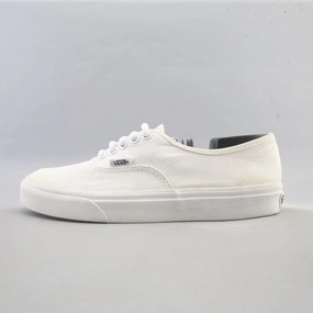 VANS AUTHENTIC Vans retro-inspired footwear styles